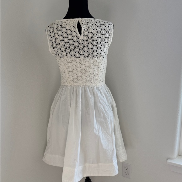 Fresh Classic White Kids Casual Dress - Picture 9 of 12